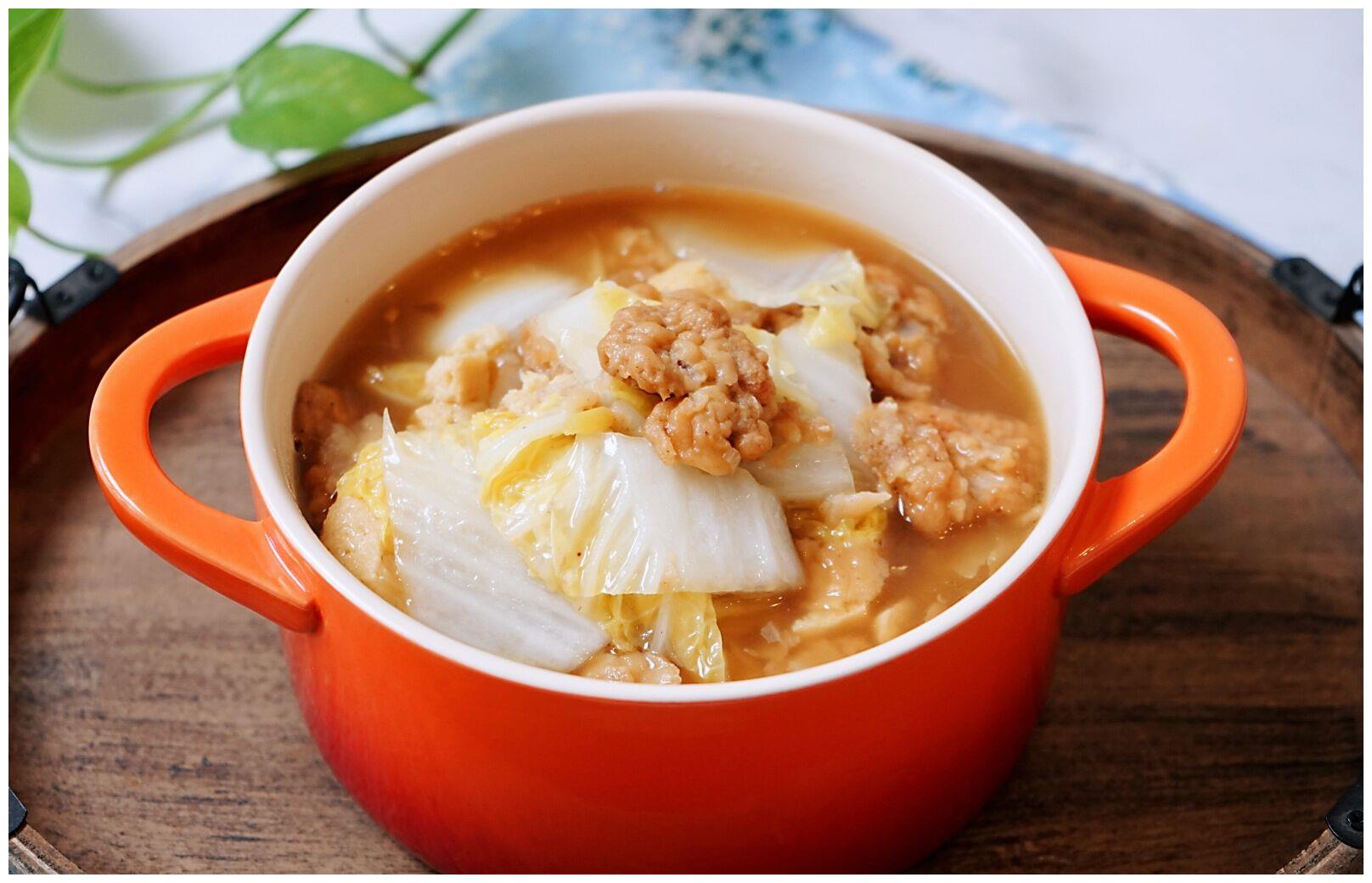 这道酥肉豆腐汤咸香顺滑香而不腻满足你对营养鲜汤的所有要求