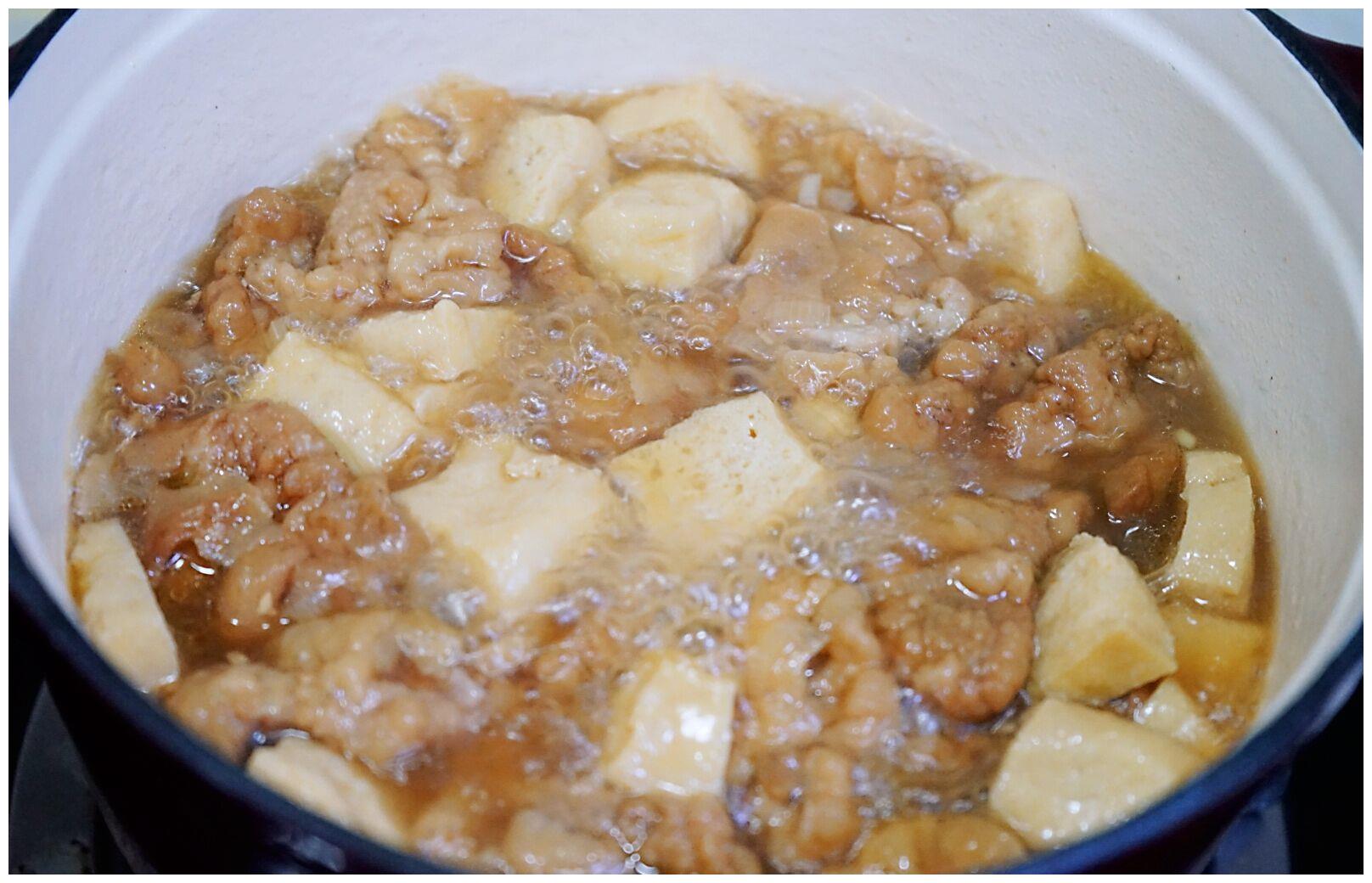 这道酥肉豆腐汤咸香顺滑香而不腻满足你对营养鲜汤的所有要求