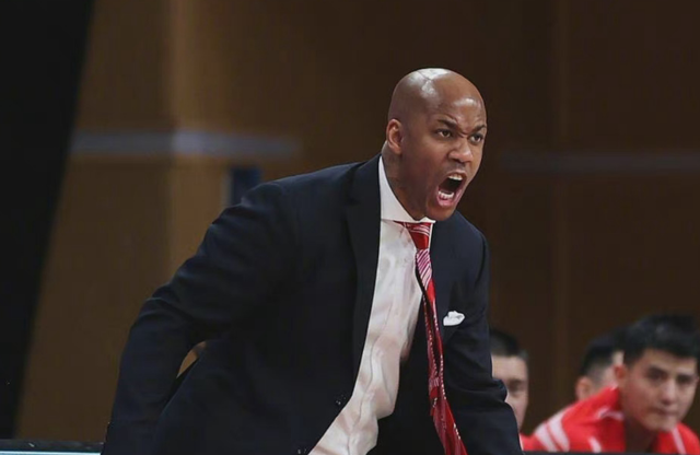 cba38岁老将退役,名记解读上海救急广东|广东队|田垒|汤普森_新浪新闻