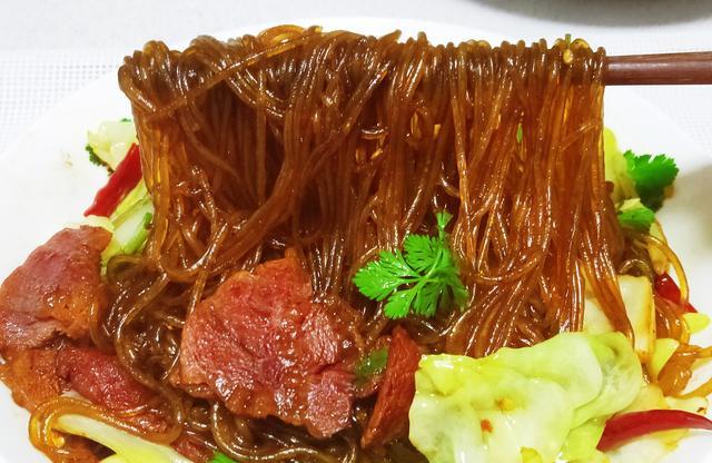包菜牛肉炒粉丝