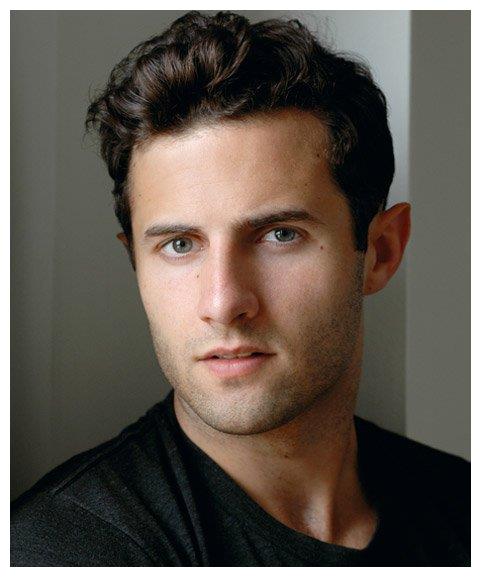 法国男人太帅了,这部时尚剧集里,每一位男演员外形都不输超模