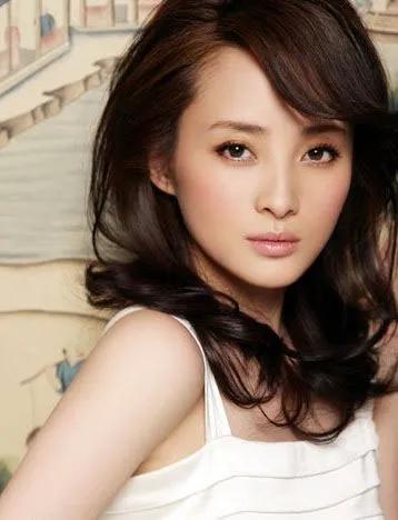 赵明明:温婉甜美!__财经头条