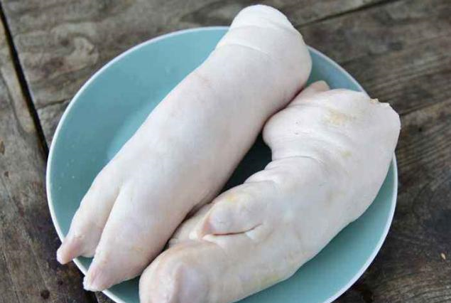 买猪蹄时,选前蹄还是后蹄,不懂别乱买,买错等于白花钱!__财经头条