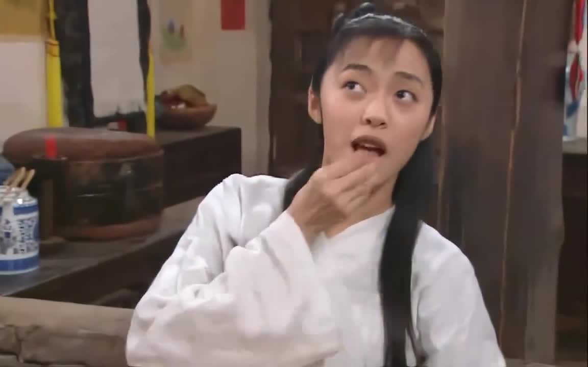 小郭嗑瓜子,磕了一地瓜子皮,原来是在偷懒