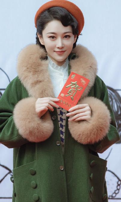 张馨予短发旗袍装飒又酷比长发旗袍装更有味道何捷老婆真漂亮