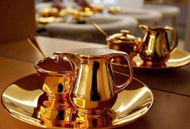 越南最豪气的酒店：内部设施全部镀黄金，连马桶鱼缸都是黄金的！