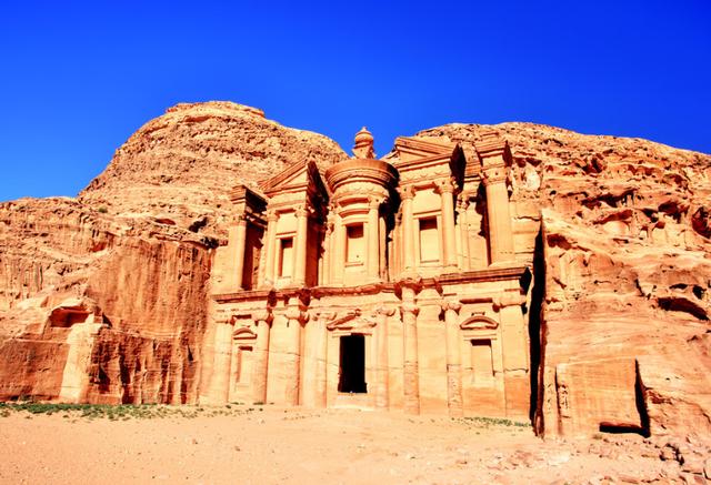 位于沙漠中的古城,在悬崖上建造宫殿,被称为玫瑰红城市_高清图集_新浪