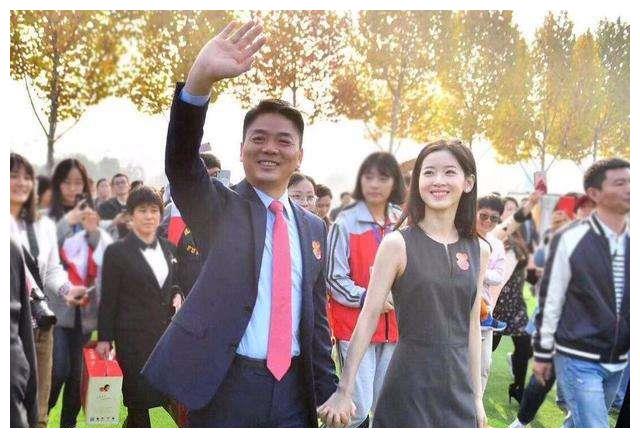 刘强东:时代已经变了,现在我更鼓励有抱负的年轻人去考公务员休闲区蓝鸢梦想 - Www.slyday.coM 刘强东:时代已经变了,现在我更鼓励有抱负的年轻人去考公务员休闲区蓝鸢梦想 - Www.slyday.coM