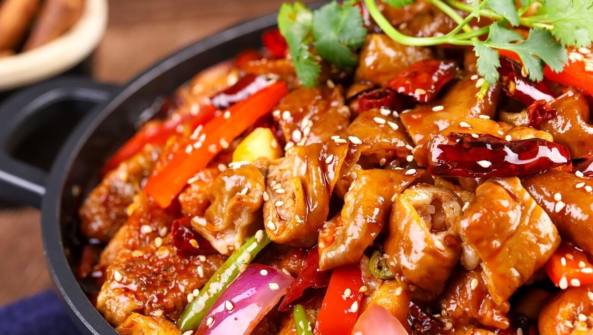 又香又辣超级过瘾的干锅肥肠来了嚼劲十足超级下饭