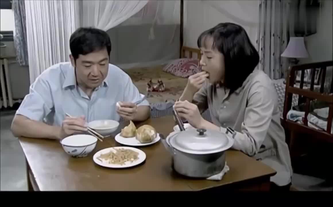 金婚文丽好奇坏了全国闹饥荒可是庄嫂却一点都没瘦