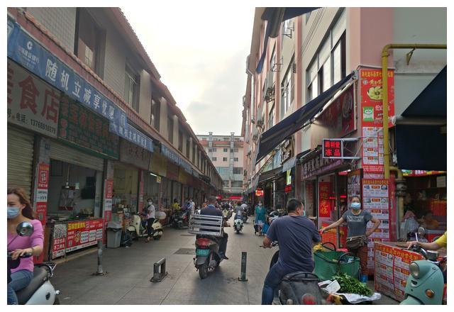 南宁淡村市场里的条小巷,不卖海鲜不卖水果,看什么都让人流口水