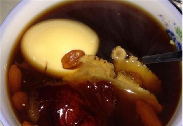 鸡蛋和它煮,是姨妈期的阿胶,甜滋滋美味,脸色红润!