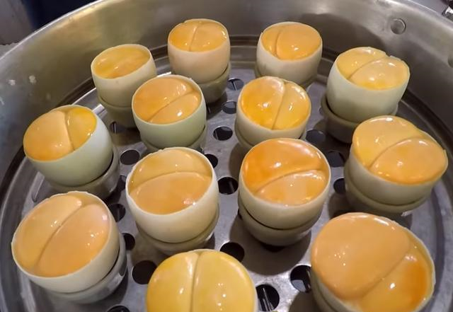 因为一个传说“火”起来的小吃,一度有钱也难寻,如今卖8块一缸休闲区蓝鸢梦想 - Www.slyday.coM 因为一个传说“火”起来的小吃,一度有钱也难寻,如今卖8块一缸休闲区蓝鸢梦想 - Www.slyday.coM