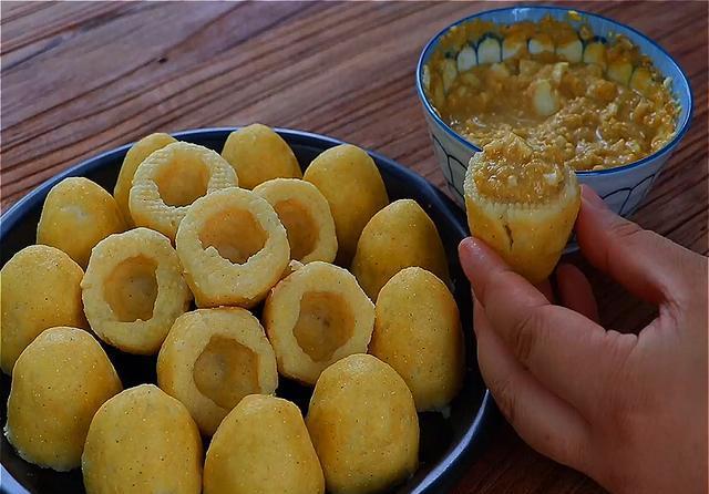 夏天多给孩子做这种窝窝吃粗粮细作无水无油很健康