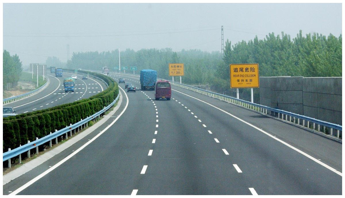 广东广州新建高速公路至惠州设计速度100公里小时双向六车道