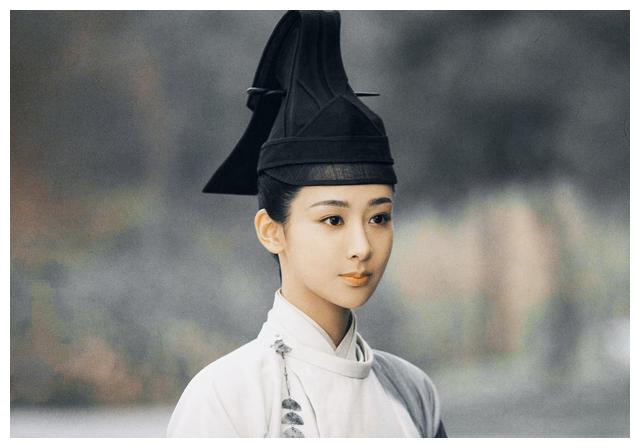 对比杨紫扮演文成公主的唐装,《青簪行》的女装造型确实不行!