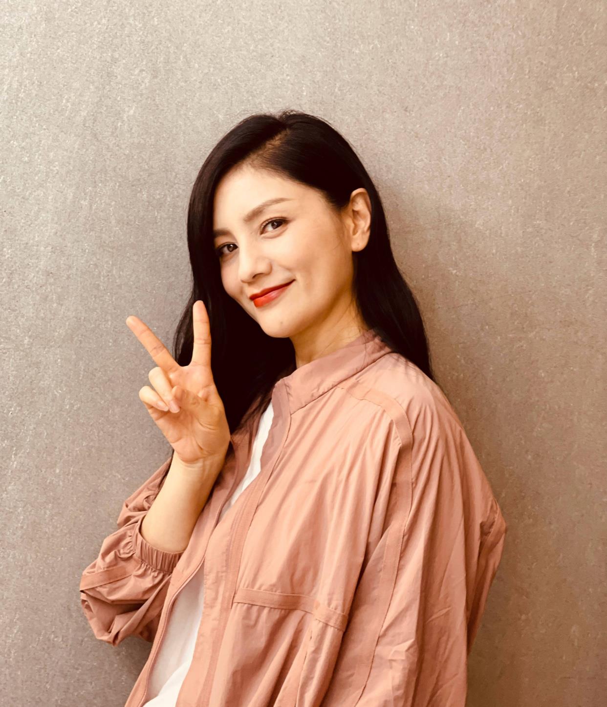胡可晒全家出游照安吉当掌镜大师弟弟尼莫腰侧赘肉一秒出戏