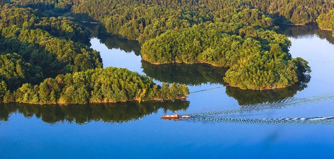 1 / 5 它就是仙女湖.