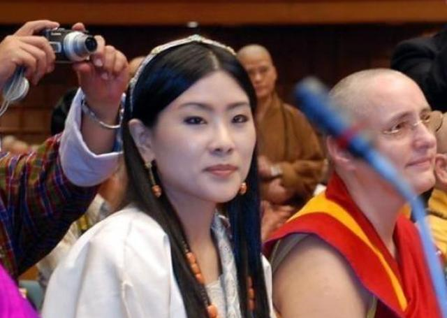 不丹公主即将大婚订婚宴全程冰山脸一双丹凤眼迷倒驸马