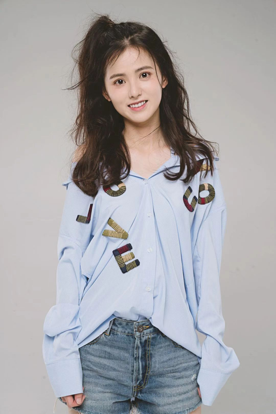 《错嫁世子妃》发布概念海报官鸿,黄日莹上演轮椅王爷配冒牌王妃