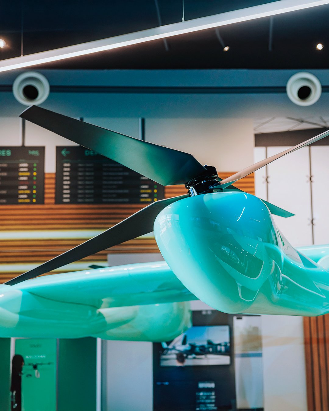 戳图看巴航工业子公司eve air mobility的电动垂直起降飞行器