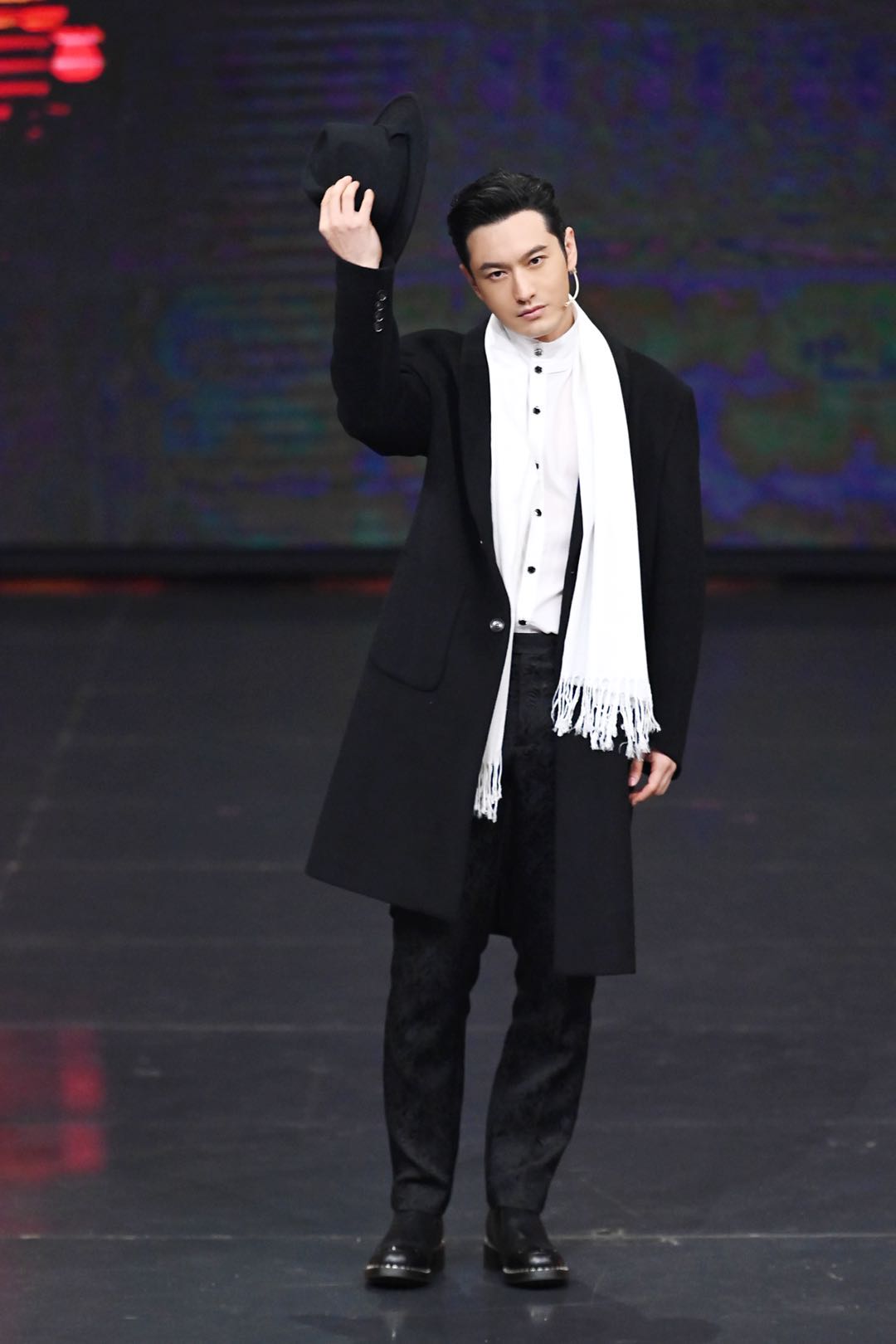 黄晓明王牌对王牌重演大汉天子名场面舞台圆梦唱京剧扮青衣