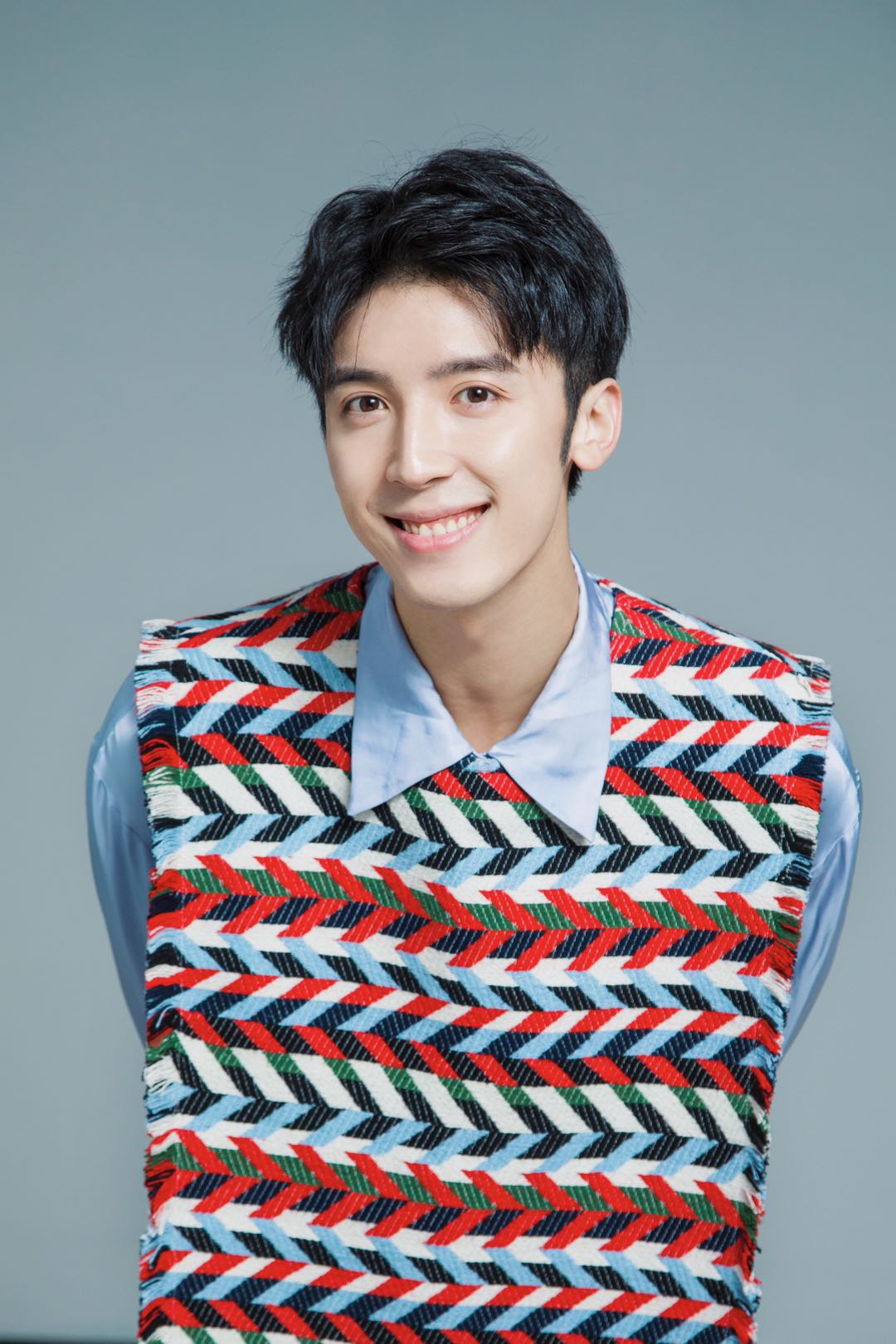 崔绍阳在片中饰演女主夏天天的男友郭之宇,是一个因为陷入爱情而从