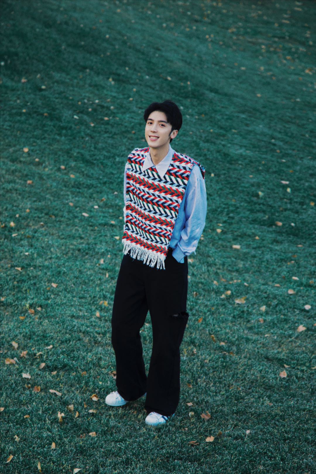 崔绍阳在片中饰演女主夏天天的男友郭之宇,是一个因为陷入爱情而从