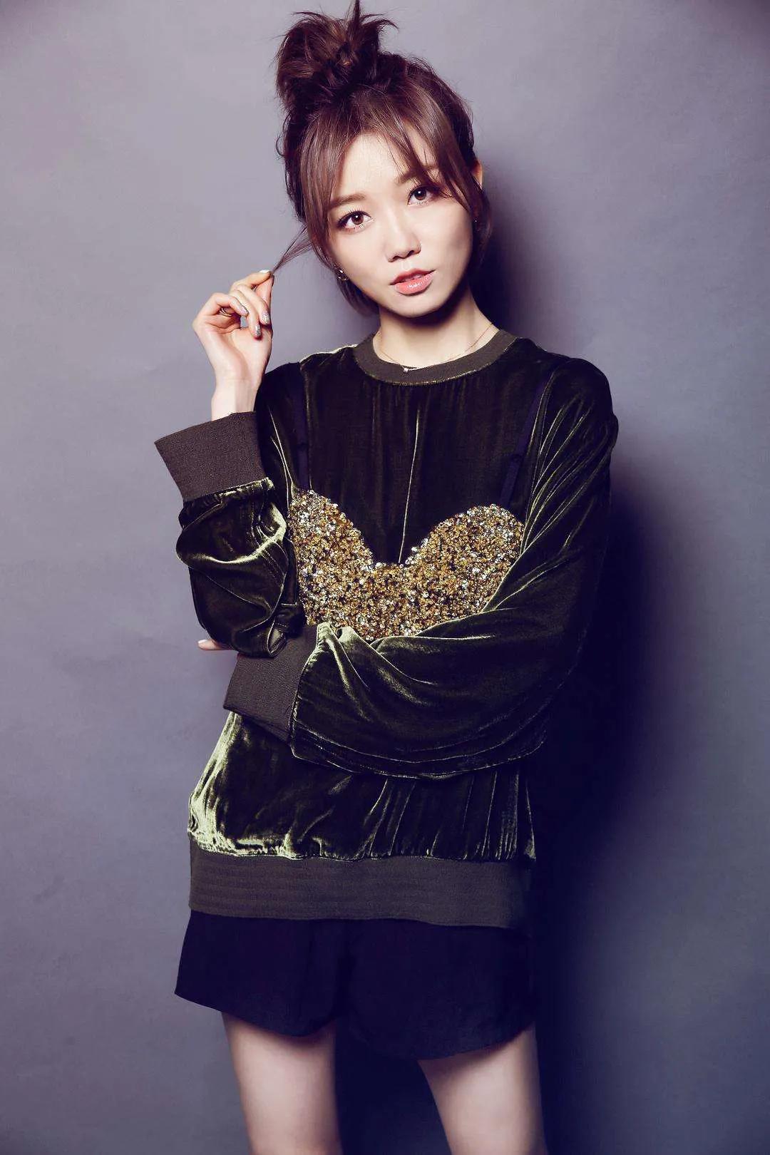 于莎莎:惊艳绝伦,楚楚动人!__财经头条