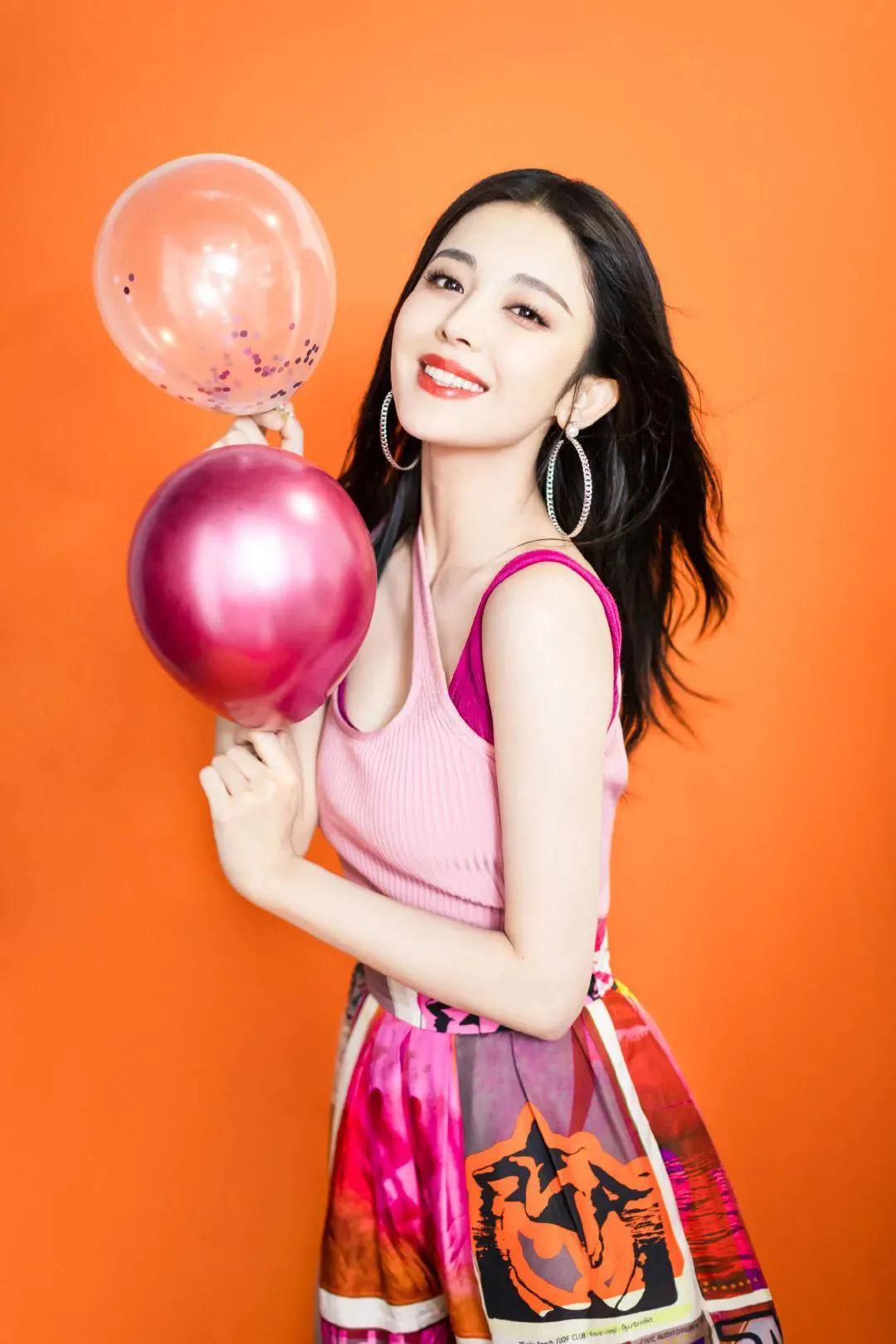 新疆女星古力娜扎,优雅可人!