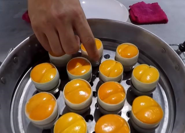 因为一个传说“火”起来的小吃,一度有钱也难寻,如今卖8块一缸休闲区蓝鸢梦想 - Www.slyday.coM 因为一个传说“火”起来的小吃,一度有钱也难寻,如今卖8块一缸休闲区蓝鸢梦想 - Www.slyday.coM