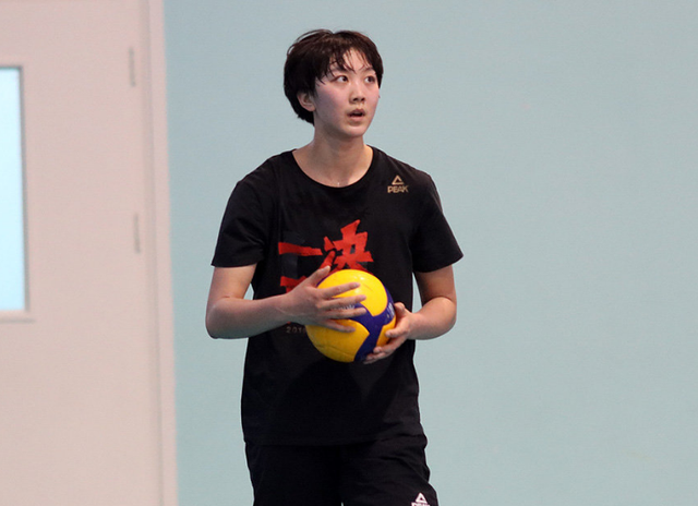 新晋国手肩伤未愈,恐成奇兵沦为弃子|王宁|陈博雅|天津女排_新浪新闻