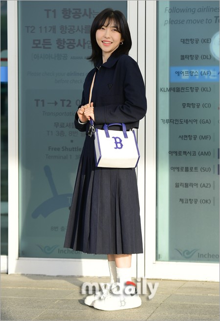 韩国女艺人朱贤英飞往<a href=