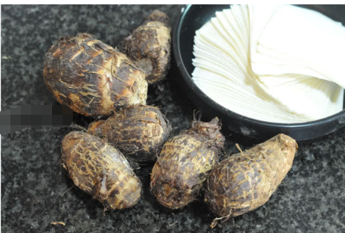 这道小吃的主要食材需要用到芋头,做法简单,跟小编一起来看看吧.