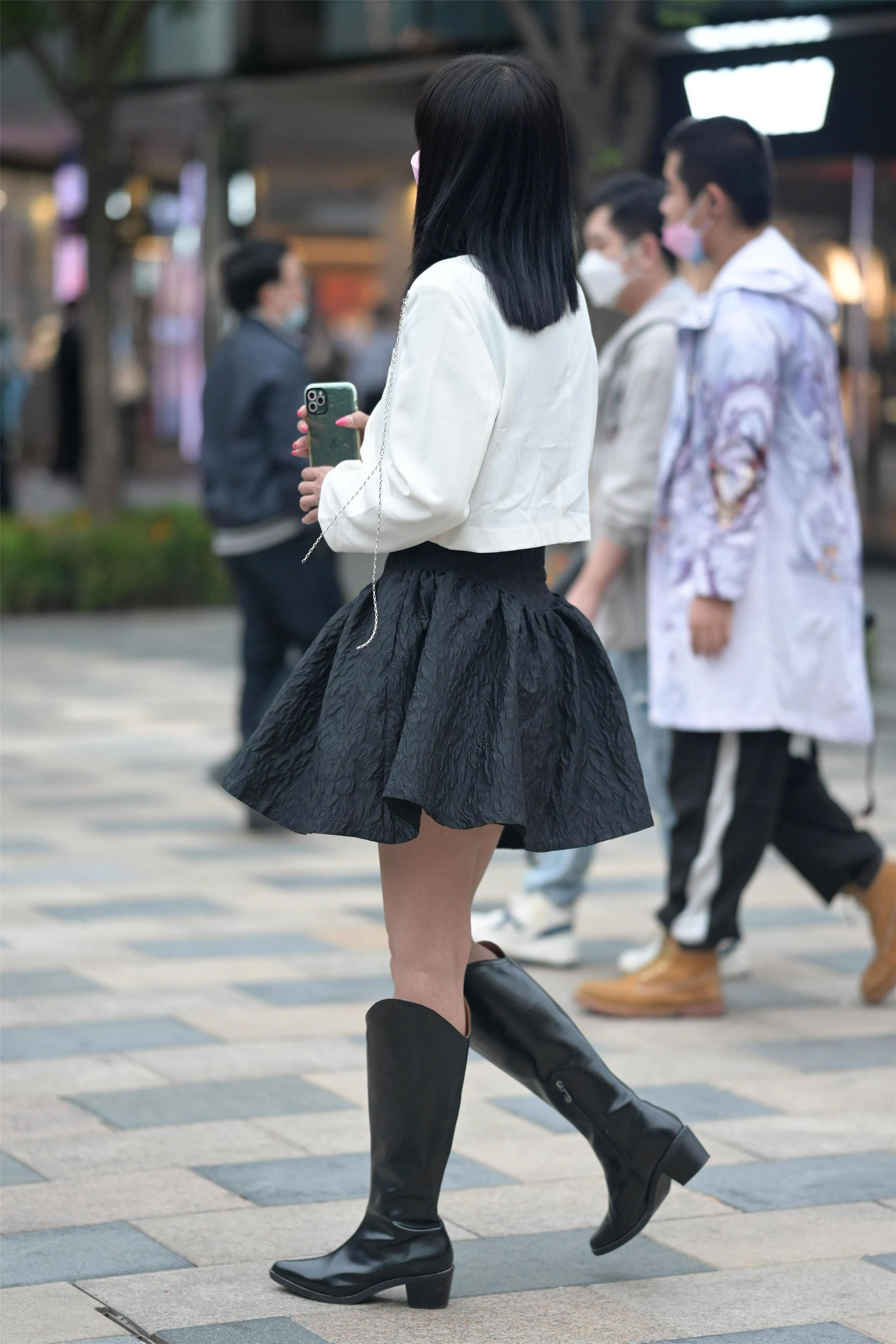 要展现出不同的风格,还是要选择不同的服装|长靴|美女|时尚_新浪新闻