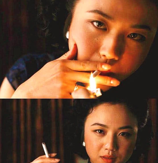 周迅,她穿旗袍的样子很有民国时期的感觉,气质很好,身材也很不错,抽烟