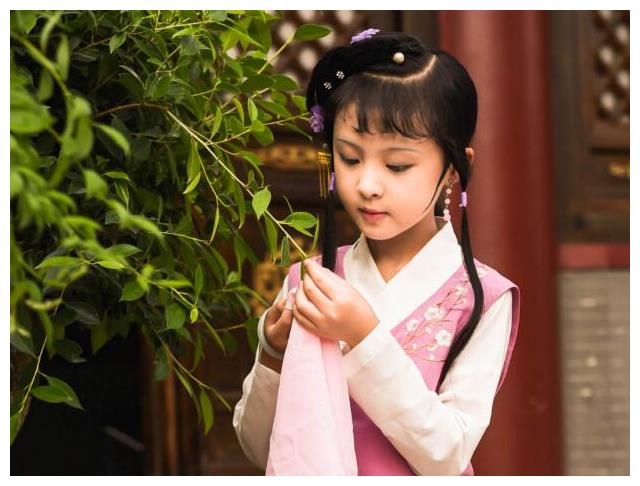 还记得小戏骨红楼梦中的林黛玉吗13岁就美成了这样