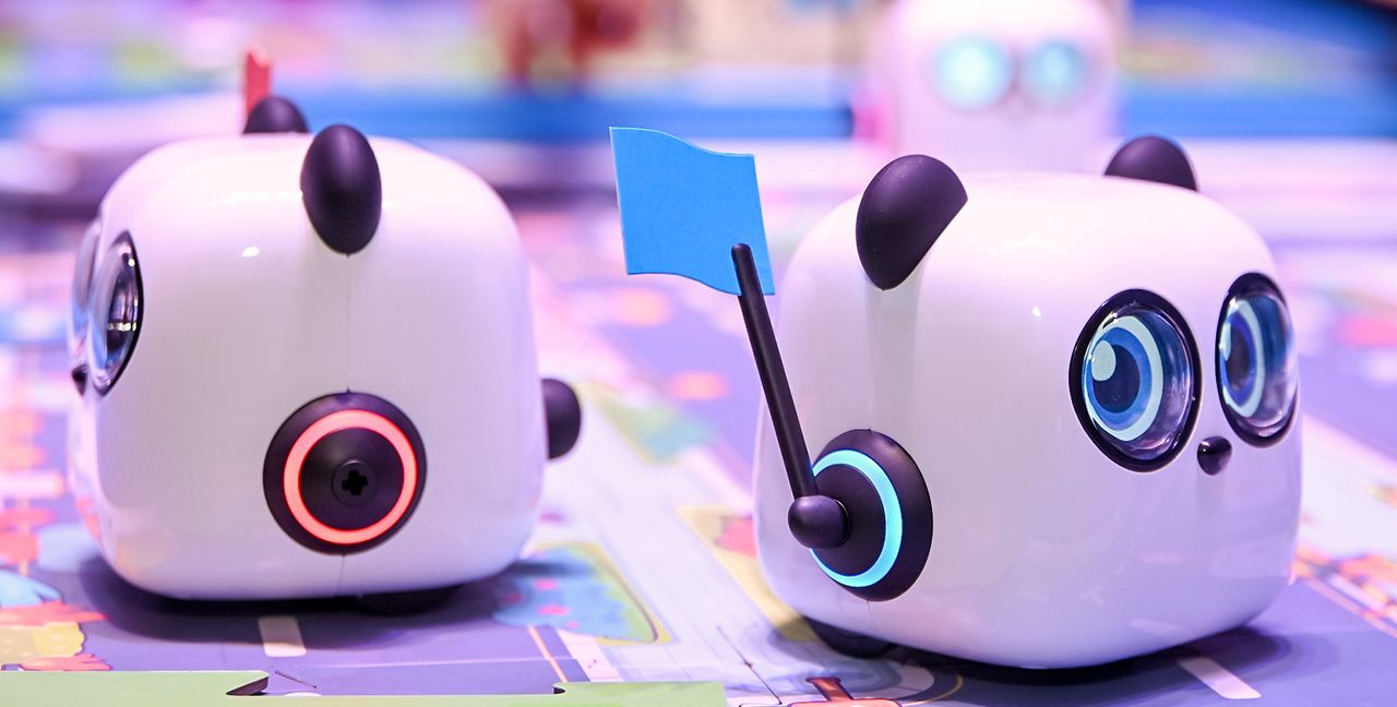 童小点思维启蒙机器人 体验图赏:培养儿童逻辑思维的编程机器人