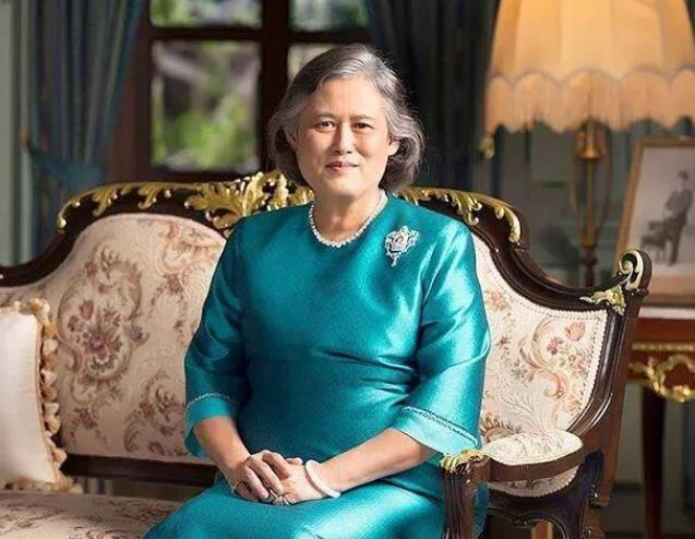 略施粉黛惊艳旧时光,可惜女儿身无缘王位