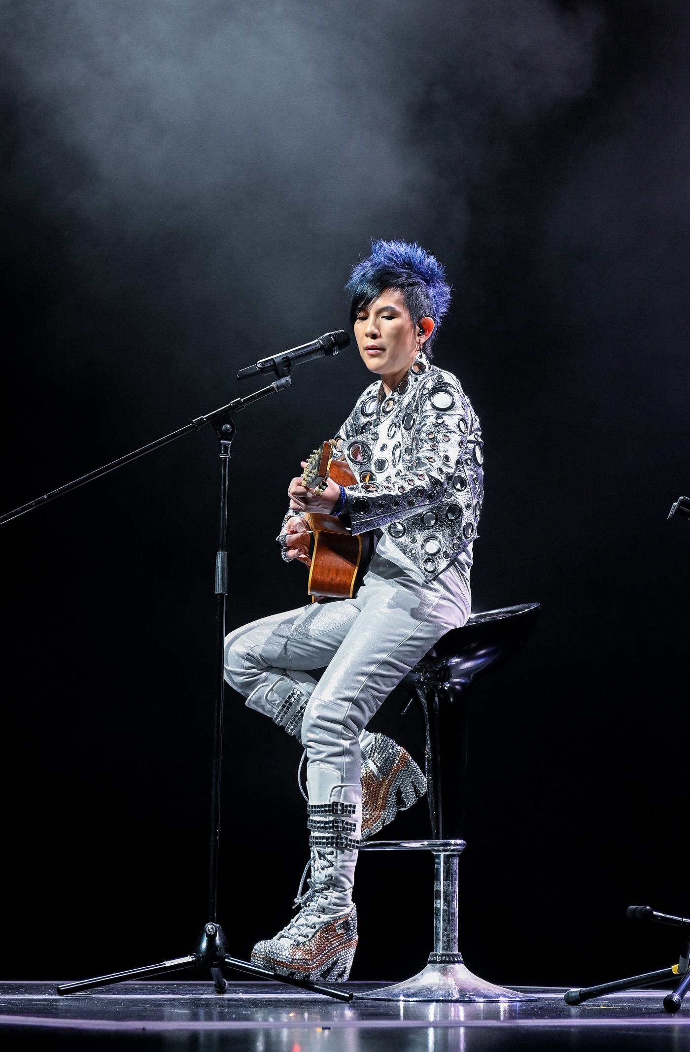 明星也追星潘美辰让巩俐激动落泪刘德华视她为偶像