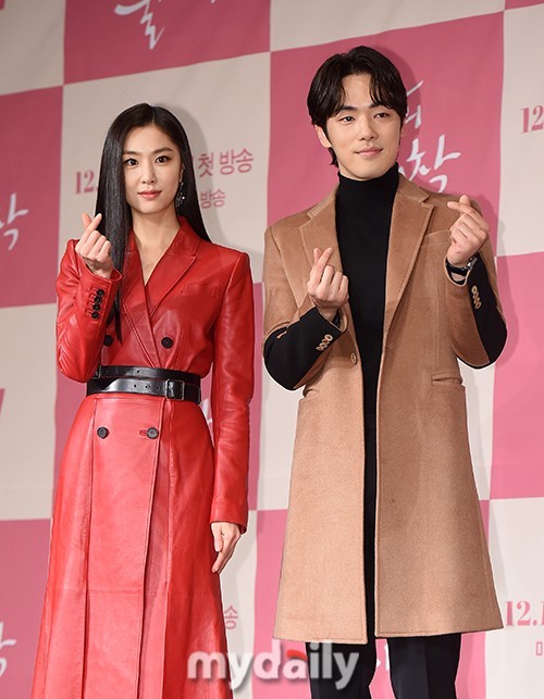 韩国艺人徐智慧金正贤传绯闻 双方经纪公司迅速否认