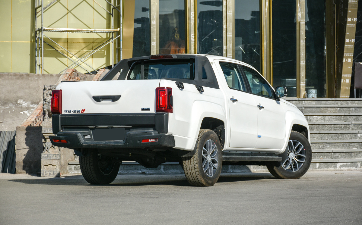 新款江铃域虎9上市售1488万元起