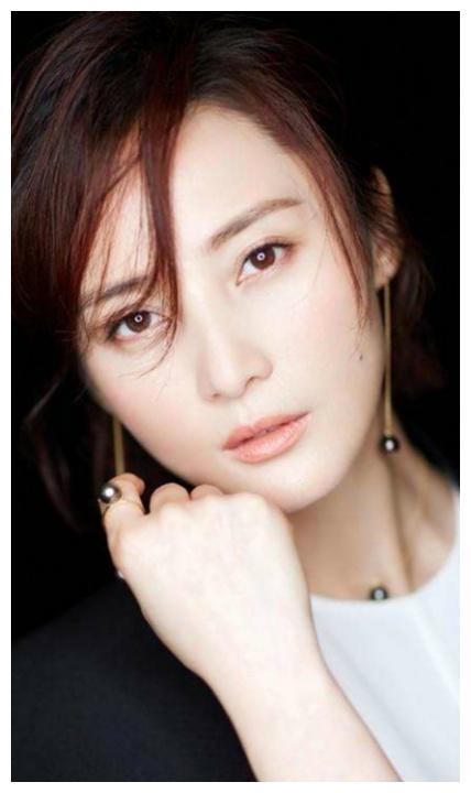 不论名气来投个票十位70后当红女星哪位最漂亮