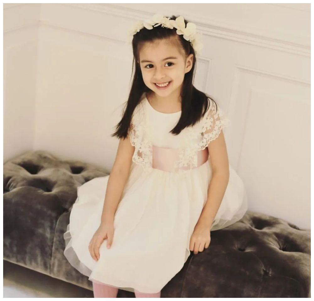 5岁女儿混血美颜更胜妈妈梁咏琪半年闪婚最感动的事是