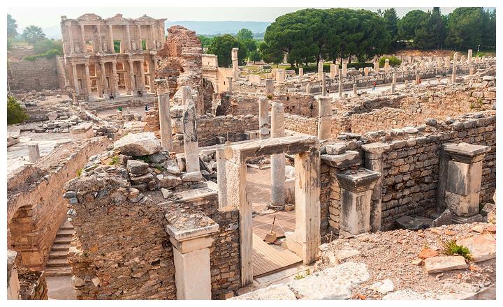 图片与内容无关,请勿对号入座)庞贝古城位于意大利南部,坐落于维苏威