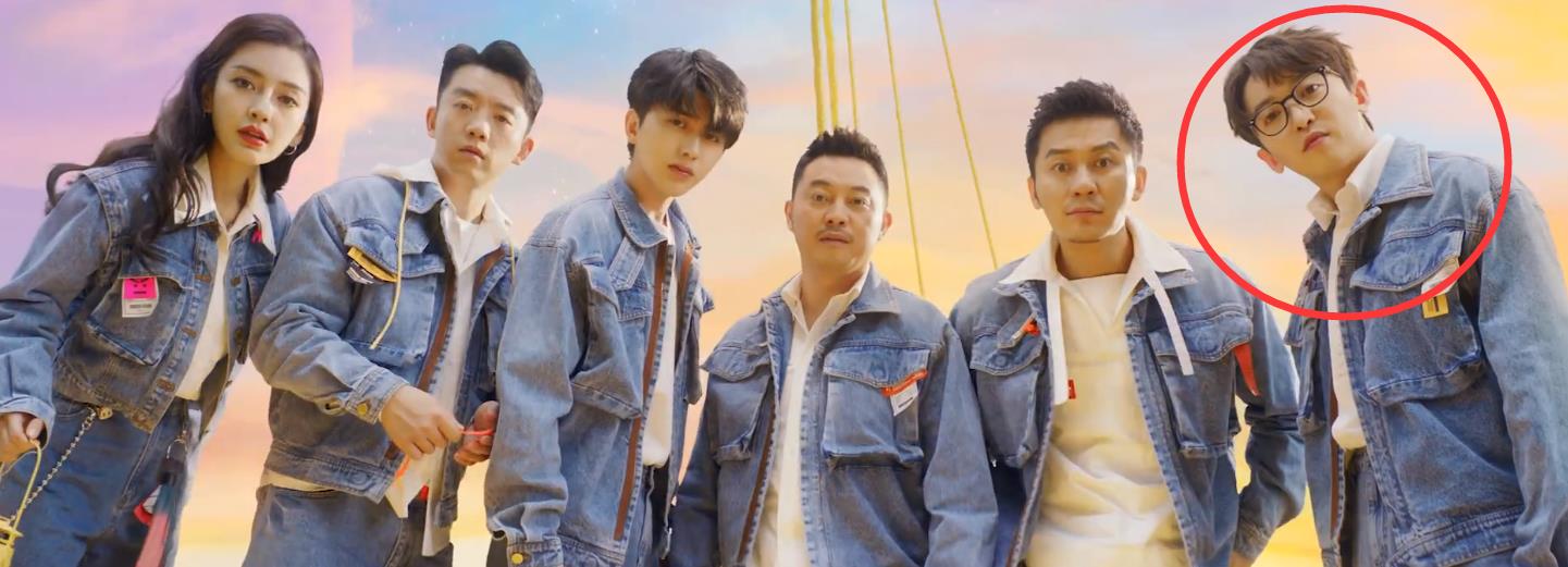 姚译添,作为88年出生的年轻人,从《跑男》第三季开始就担任导演的角色