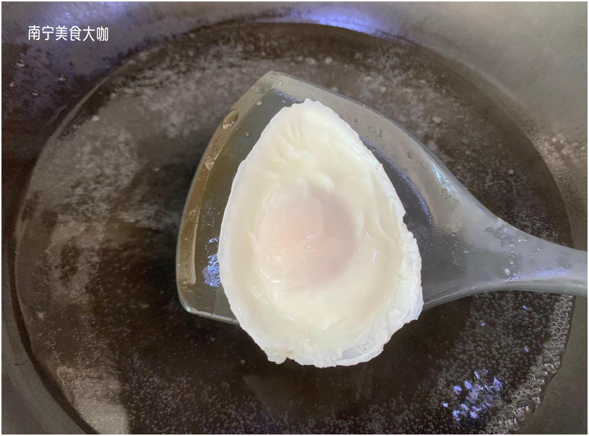 水煮荷包蛋时,记住这3点,包你煮出来的荷包蛋外形完整,口感好__财经头