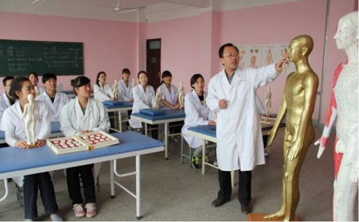 中医学都学什么,大学中医到底学什么?有哪些好大学可以选