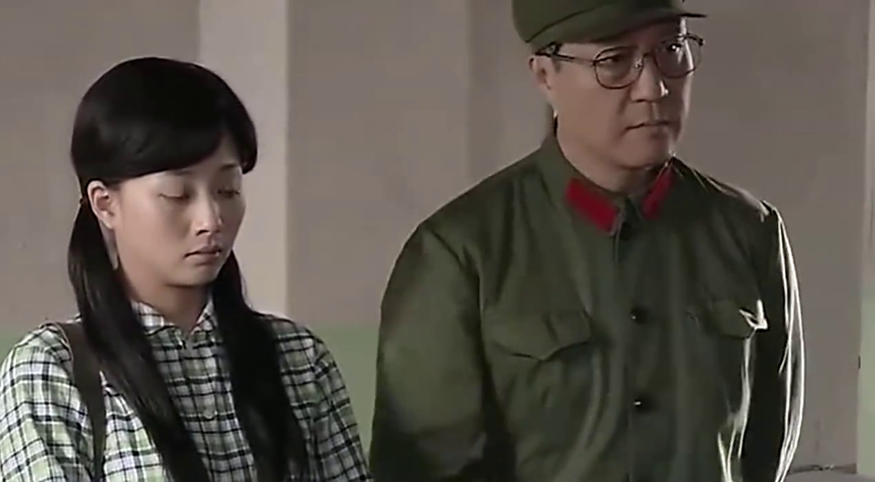 司令员女儿不想女孩住宿舍里,战友们说司令员的女儿没有女孩漂亮