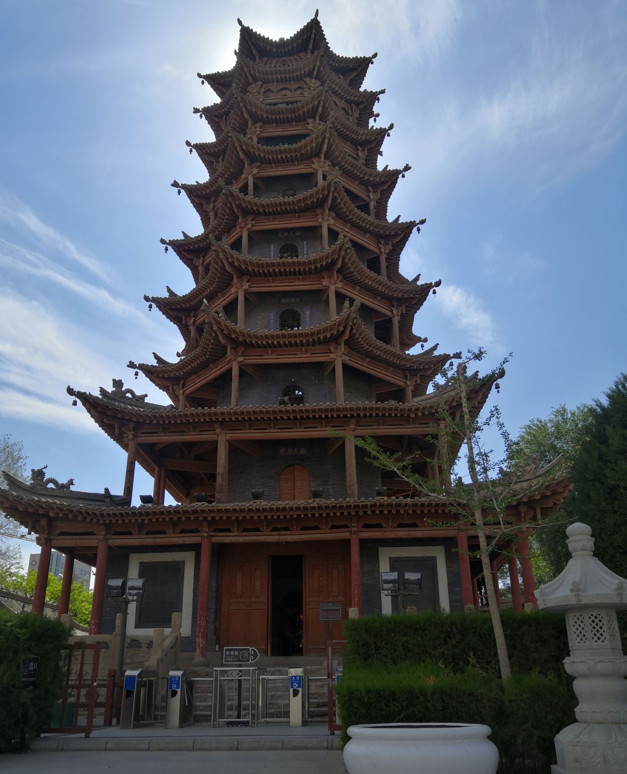 大西北甘肃张掖,距今1500年历史的木塔寺,高大巍峨,别具风格